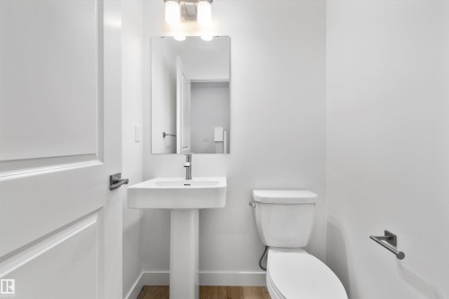 8732 183 Avenue, Edmonton, AB - Indoor Photo Showing Bathroom