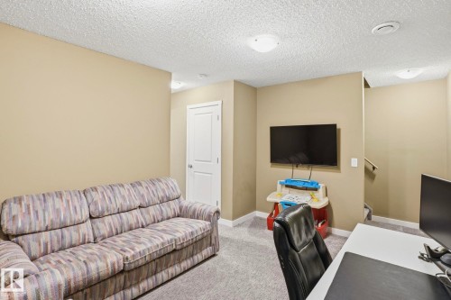 10 330 Bulyea Road, Edmonton, AB - Indoor