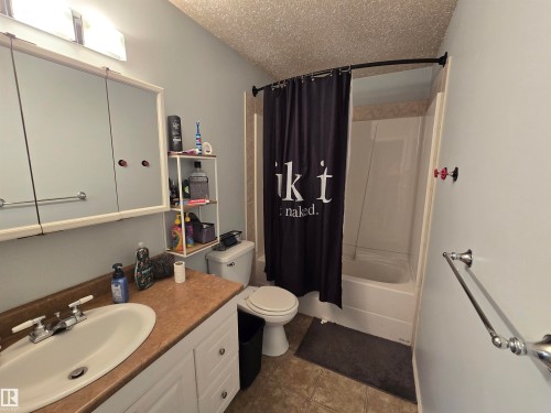 1445 Highwood Boulevard, Devon, AB - Indoor Photo Showing Bathroom