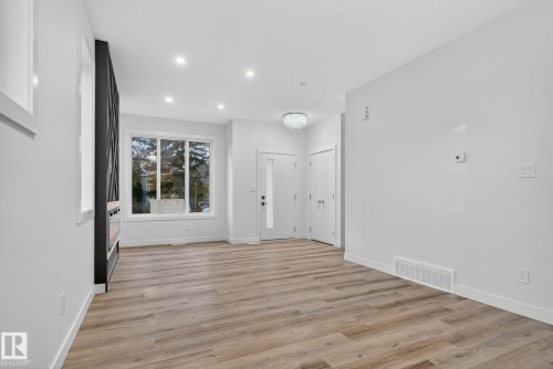 11927 90 Street, Edmonton, AB - Indoor Photo Showing Other Room