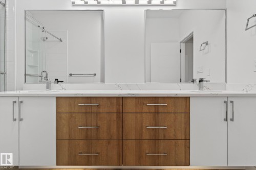 11927 90 Street, Edmonton, AB - Indoor Photo Showing Bathroom