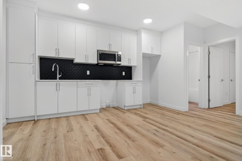 11927 90 Street, Edmonton, AB - Indoor Photo Showing Kitchen