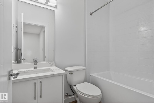 11927 90 Street, Edmonton, AB - Indoor Photo Showing Bathroom