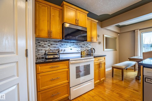 2721 Miles Place, Edmonton, AB - Indoor Photo Showing Kitchen