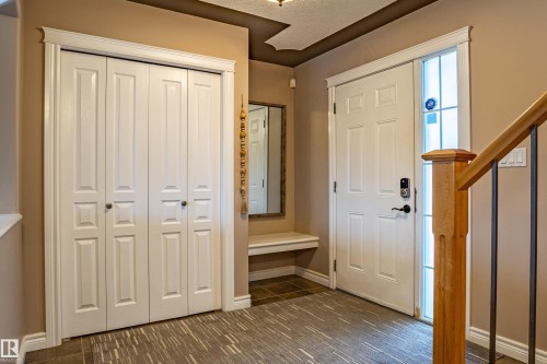 2721 Miles Place, Edmonton, AB - Indoor Photo Showing Other Room