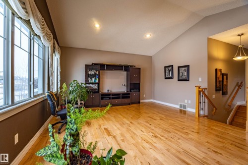 2721 Miles Place, Edmonton, AB - Indoor