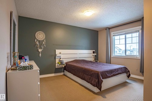 2721 Miles Place, Edmonton, AB - Indoor Photo Showing Bedroom