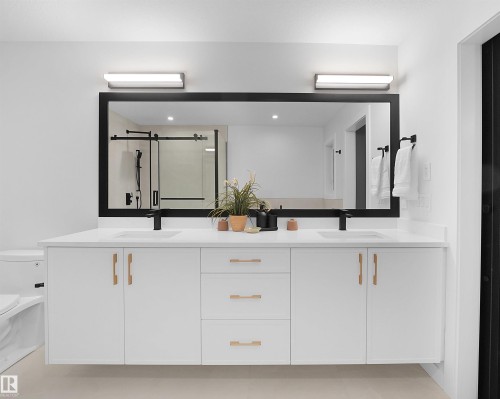 945 Elderberry Landing, Edmonton, AB - Indoor Photo Showing Bathroom