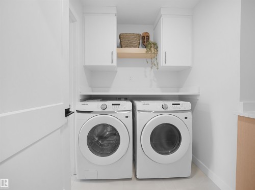 945 Elderberry Landing, Edmonton, AB - Indoor Photo Showing Laundry Room