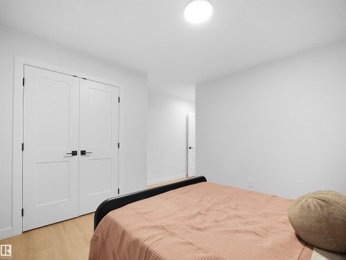 945 Elderberry Landing, Edmonton, AB - Indoor Photo Showing Bedroom