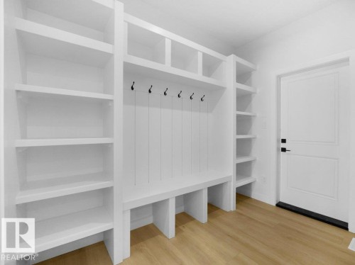 810 Elderberry Crest, Edmonton, AB - Indoor With Storage