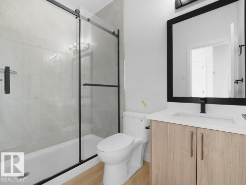 810 Elderberry Crest, Edmonton, AB - Indoor Photo Showing Bathroom