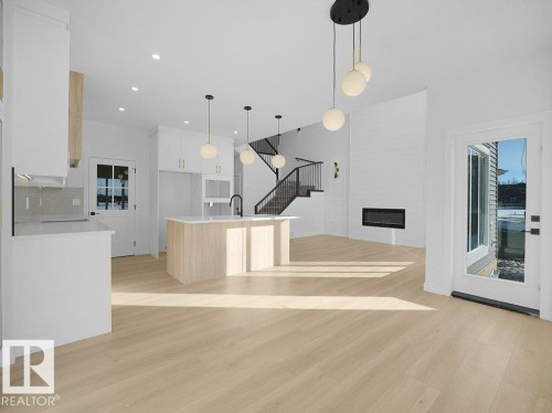 810 Elderberry Crest, Edmonton, AB - Indoor Photo Showing Kitchen