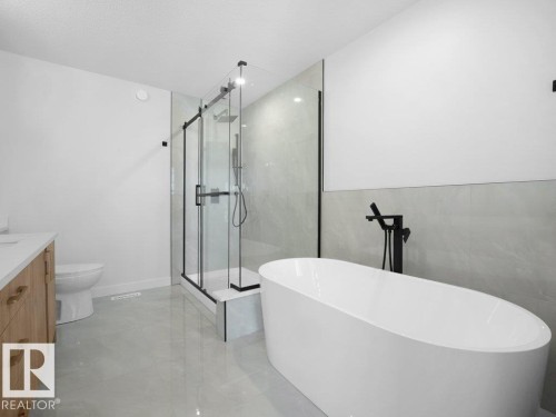810 Elderberry Crest, Edmonton, AB - Indoor Photo Showing Bathroom
