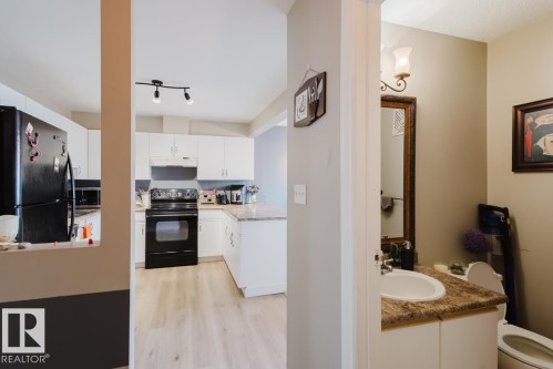 17 9520 174 Street, Edmonton, AB - Indoor