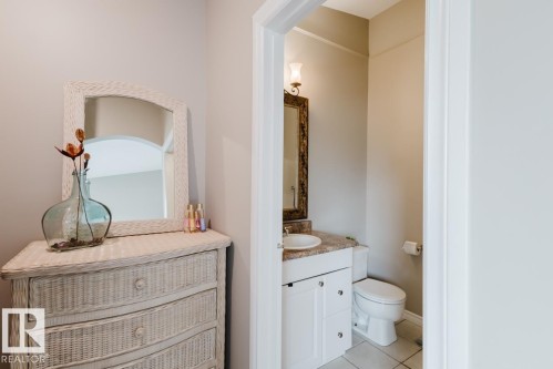 17 9520 174 Street, Edmonton, AB - Indoor Photo Showing Bathroom