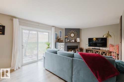 17 9520 174 Street, Edmonton, AB - Indoor Photo Showing Living Room With Fireplace