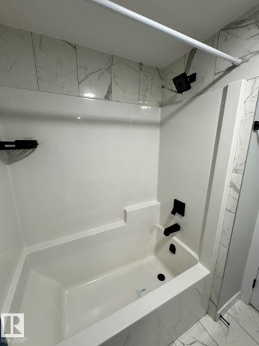 17124 68 Street, Edmonton, AB - Indoor Photo Showing Bathroom