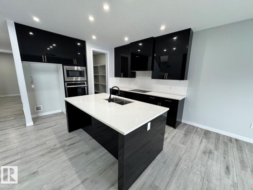 17124 68 Street, Edmonton, AB - Indoor Photo Showing Kitchen