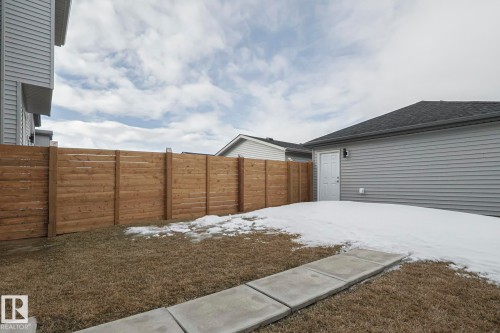 View of fenced yard - 3520 Kulay Link Link, Edmonton, AB - Outdoor