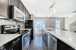 4 4825 TERWILLEGAR Common  Edmonton, AB T6R 0T6