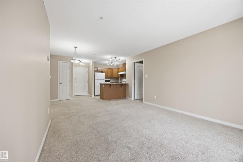 107 4903 47 Avenue, Stony Plain, AB - Indoor Photo Showing Other Room