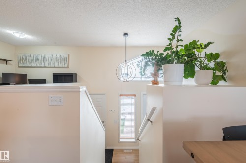 15722 141 Street Nw, Edmonton, AB - Indoor