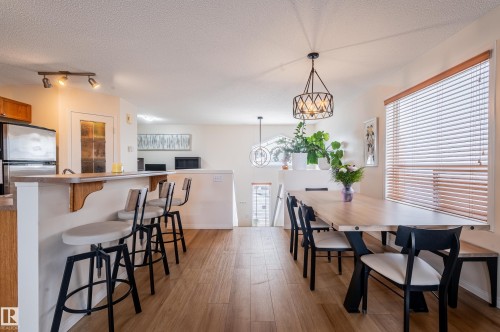15722 141 Street Nw, Edmonton, AB - Indoor Photo Showing Dining Room