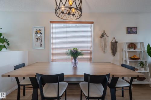 15722 141 Street Nw, Edmonton, AB - Indoor Photo Showing Dining Room
