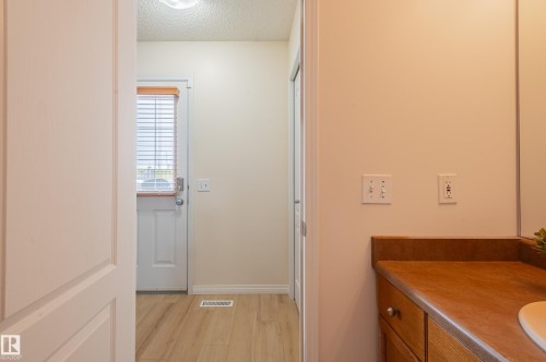 15722 141 Street Nw, Edmonton, AB - Indoor Photo Showing Bathroom