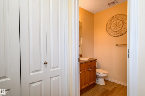 15722 141 Street Nw, Edmonton, AB - Indoor Photo Showing Bathroom