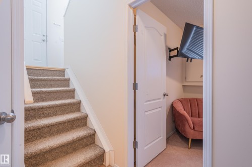 15722 141 Street Nw, Edmonton, AB - Indoor Photo Showing Other Room