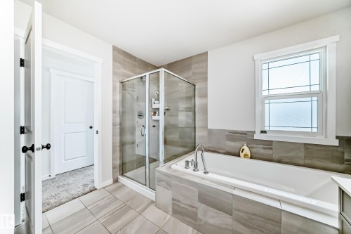 17608 49 Street, Edmonton, AB - Indoor Photo Showing Bathroom