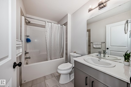 17608 49 Street, Edmonton, AB - Indoor Photo Showing Bathroom
