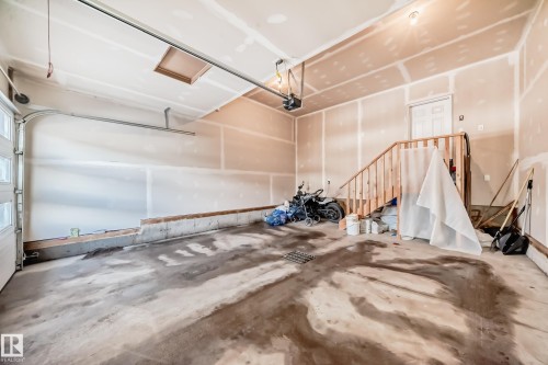 17608 49 Street, Edmonton, AB - Indoor Photo Showing Garage