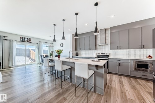 17608 49 Street, Edmonton, AB - Indoor Photo Showing Kitchen With Upgraded Kitchen