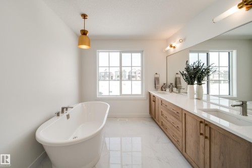 82 Chelles Wynd, St. Albert, AB - Indoor Photo Showing Bathroom