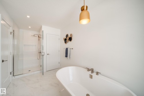 82 Chelles Wynd, St. Albert, AB - Indoor Photo Showing Bathroom