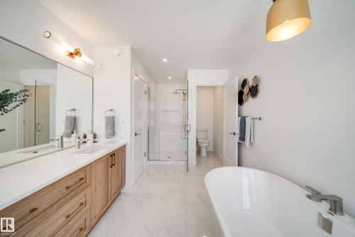 82 Chelles Wynd, St. Albert, AB - Indoor Photo Showing Bathroom
