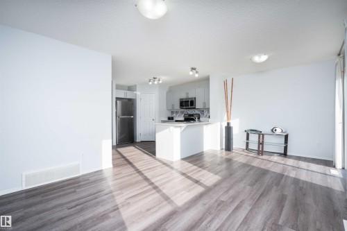 3099 Checknita Way, Edmonton, AB - Indoor Photo Showing Kitchen