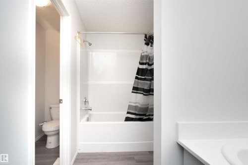 3099 Checknita Way, Edmonton, AB - Indoor Photo Showing Bathroom