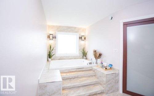 5104 - 49 Avenue, Busby, AB - Indoor Photo Showing Bathroom