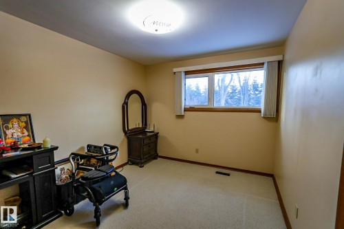4812 51 Avenue, Vilna, AB - Indoor Photo Showing Other Room