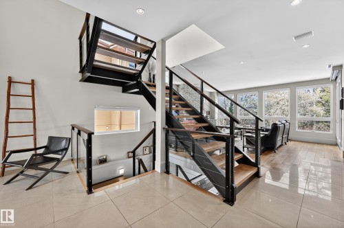 14374 Park Drive, Edmonton, AB - Indoor Photo Showing Other Room