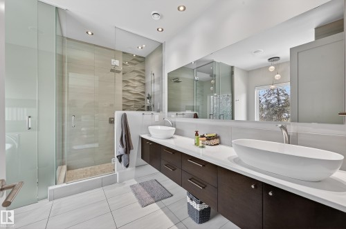 14374 Park Drive, Edmonton, AB - Indoor Photo Showing Bathroom