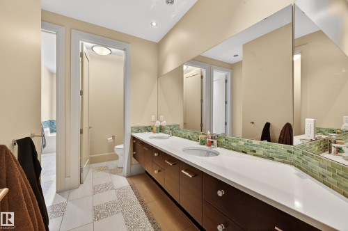 14374 Park Drive, Edmonton, AB - Indoor Photo Showing Bathroom