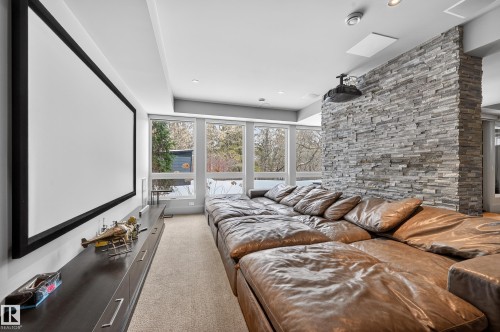 14374 Park Drive, Edmonton, AB - Indoor Photo Showing Bedroom