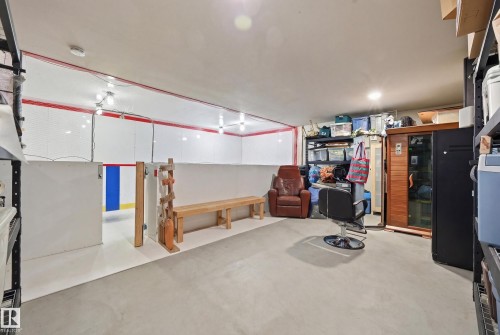 14374 Park Drive, Edmonton, AB - Indoor
