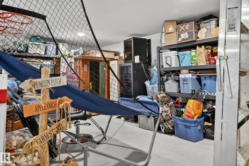 14374 Park Drive, Edmonton, AB - Indoor