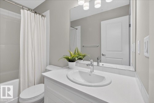 125 1506 Tamarack Boulevard, Edmonton, AB - Indoor Photo Showing Bathroom